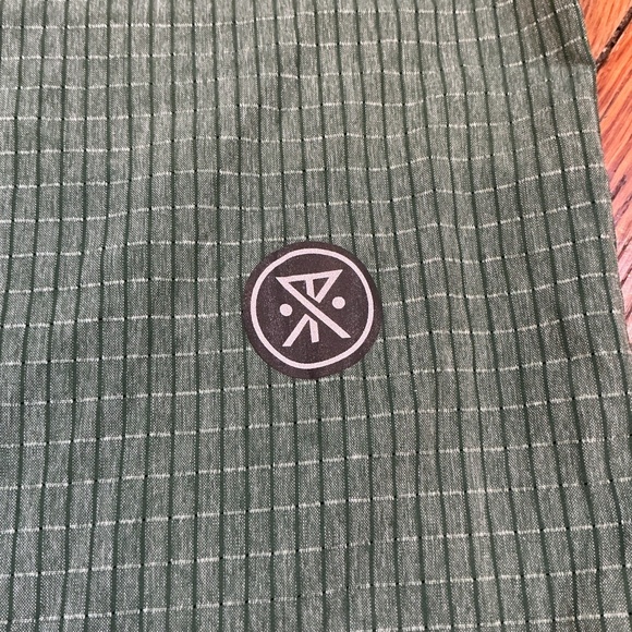 Roark Run Amok Bless Up Trail Shirt Green Grid Men’s M | Performance Travel - Picture 6 of 11